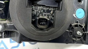 The outer wing light right Tesla Model S 12-20 is worn, the glass has come off