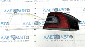 The outer wing light right Tesla Model S 12-20 is worn, the glass has come off