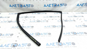 Rear right glass seal Toyota Highlander 20-