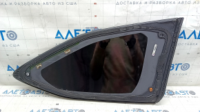 Window blind glass rear left Toyota Highlander 20- chrome, scratches on chrome