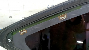 Window blind glass rear left Toyota Highlander 20- chrome, scratches on chrome