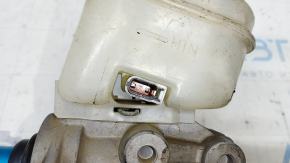 Infiniti FX35 FX45 03-05 Brake Master Cylinder with Reservoir