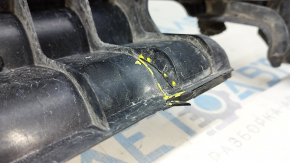 Right radiator deflector Toyota Highlander 20-22 3.5 crack