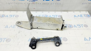 Fang of the lower amplifier of the front bumper left Toyota Highlander 20 - the fastening is torn off, a tear