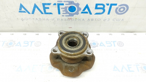 Rear left hub Toyota Highlander 20- AWD