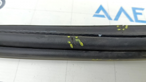 Audi A6 C8 19 trunk lid seal - scratches, tear