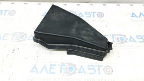 Insert upper cover of the fuse box under the hood left Toyota Highlander 20-22
