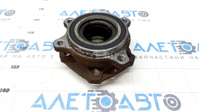 Front right hub Audi A6 C8 19- rusty