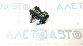 Relay block under the hood right Toyota Highlander 20-
