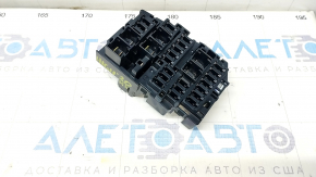 Fuse box under hood right Toyota Highlander 20-