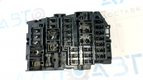 Fuse box under hood right Toyota Highlander 20-