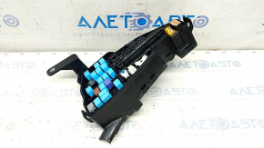 Fuse box under hood left Toyota Highlander 20- with housing, broken mount