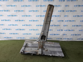The central right body pillar of Toyota Sienna 11-17 is sawn off