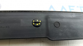 Front central bonnet seal Audi A6 C8 19 - broken fasteners