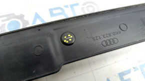 Front central bonnet seal Audi A6 C8 19 - broken fasteners