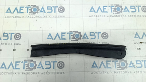 Front left hood seal Audi A6 C8 19 - broken mount