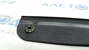 Front left hood seal Audi A6 C8 19 - broken mount