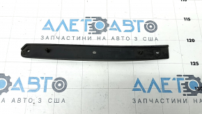 Front left wing seal Audi A6 C8 19- lower