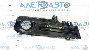 Frame grille fog light left BMW 3 F30 16-18 closed, structure, broken fasteners, missing fragments
