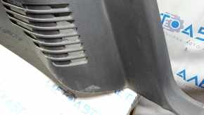 Left arch trim Ford Flex 09-11 is worn, scratches, the plug is broken