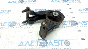 Rear engine mount Toyota Prius V 12-17 rusty, cracked