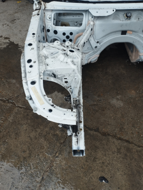 Front right quarter BMW 5 G30 17-23 white, on the body