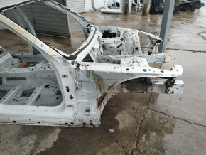 Front right quarter BMW 5 G30 17-23 white, on the body