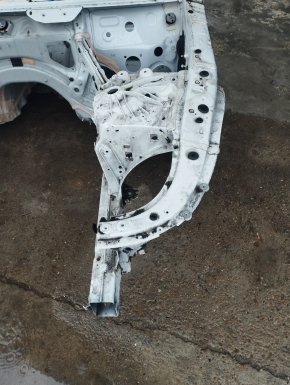 Front left quarter BMW 5 G30 17-23 white, on the body