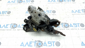 Engine mount right Toyota Prius V 12-17 rusty
