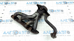 Exhaust manifold Toyota Prius V 12-17 rusty