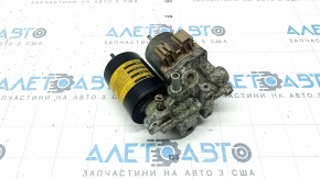 Brake booster Toyota Prius V 12-17 rusty