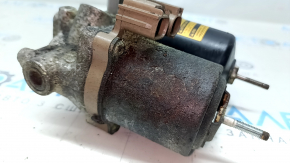 Brake booster Toyota Prius V 12-17 rusty