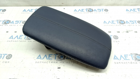 Mazda CX-30 20 center console armrest - blue leather
