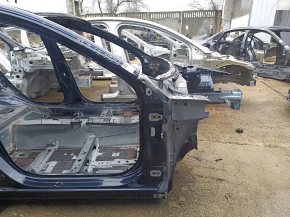 Front right quarter Mazda 3 19 - blue, on the body
