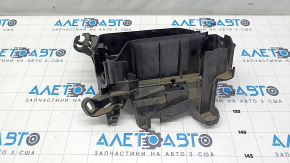 Mercedes CLA 14-19 Underhood Fuse Box Housing