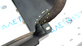 Alfa Romeo Giulia 17- 2.0T radiator air duct missing fragment, tear