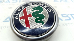 Emblem grille Alfa Romeo Giulia 17-chrome, scratches, sand