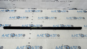 Glass seal front right inner Lexus RX300 RX330 RX350 RX400h 04-09