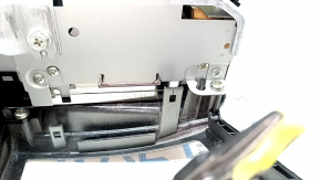 Monitor, display, navigation Lexus RX300 RX330 RX350 RX400h 04-09 broken fastener