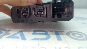 USB Hub, AUX Alfa Romeo Giulia 17-19 scratches