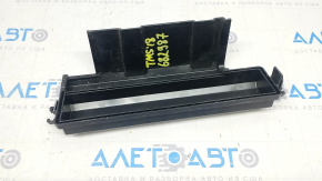 Tesla Model S 12-20 Type 2 Underhood Fuse Box Cover, Broken Latch