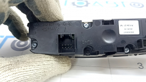 Audi A4 B9 17 rear climate control with heated seats, scratches on glass