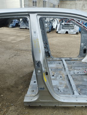 Body pillar central right Lexus RX300 RX330 RX350 RX400H 04-09 on the body, bumpers