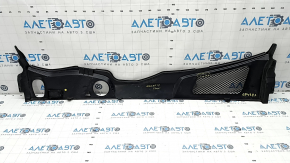 Windscreen wiper grille plastic front part Porsche Macan 15-18 broken mount