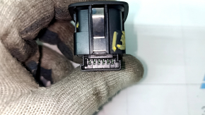 Porsche Macan 15 trunk release button - black internal, for keyless