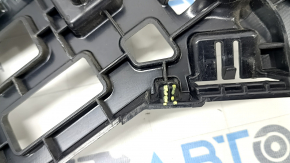 Rear bumper mount right Porsche Macan 15 - crack in mount