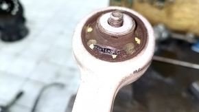 Upper front left arm Porsche Macan 15- rear, torn silent block