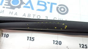 Front left door seal Porsche Macan 15-18 worn
