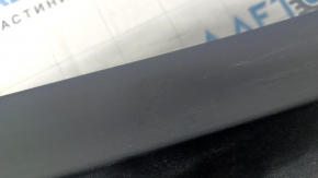 Left threshold Porsche Macan 15 - structure, scratches, abrasions