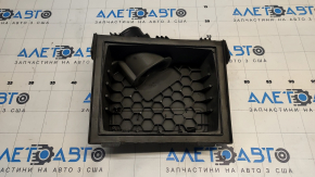 Lincoln MKZ 13-16 2.0T Air Filter Housing Upper Cover Without Sensor, Broken Fastener, Scratches